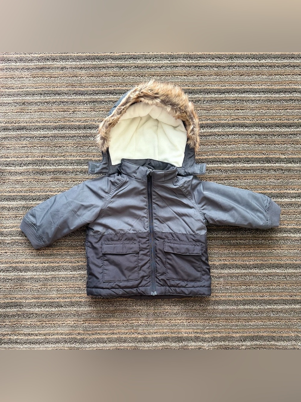 H&M Unisex Kid’s Hooded Puffer Jacket in Light Gray and Dark Gray